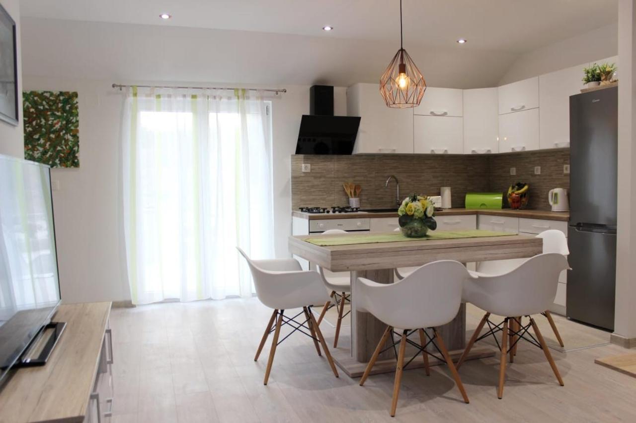Dračevica Holiday Home Ela מראה חיצוני תמונה